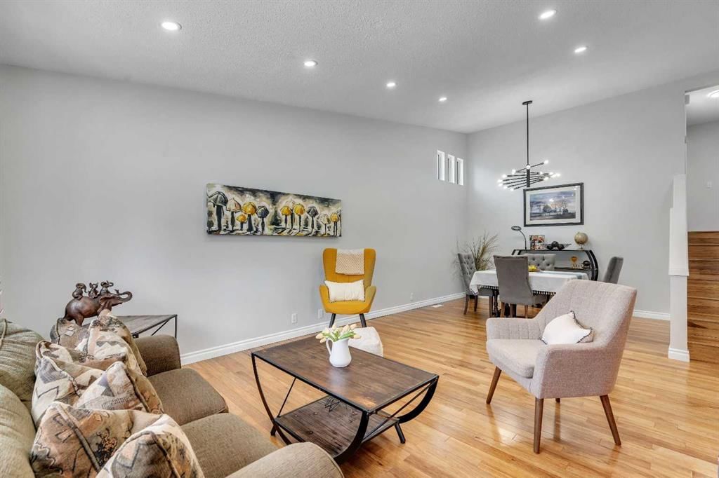 103 Bermuda Way NW, Calgary — photo 4 of 38