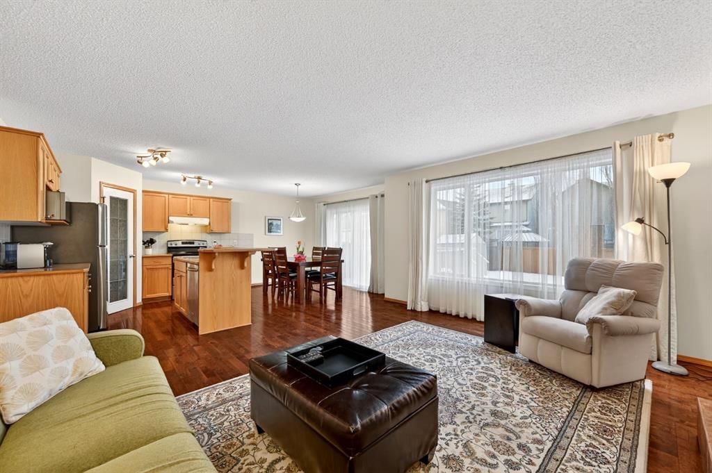59 Cougar Ridge Circle SW, Calgary — photo 5 of 25