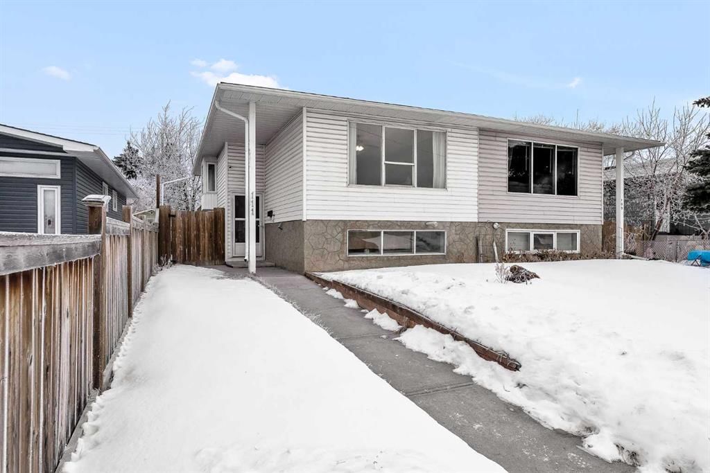 111 Dovertree Place SE, Calgary — photo 3 of 29