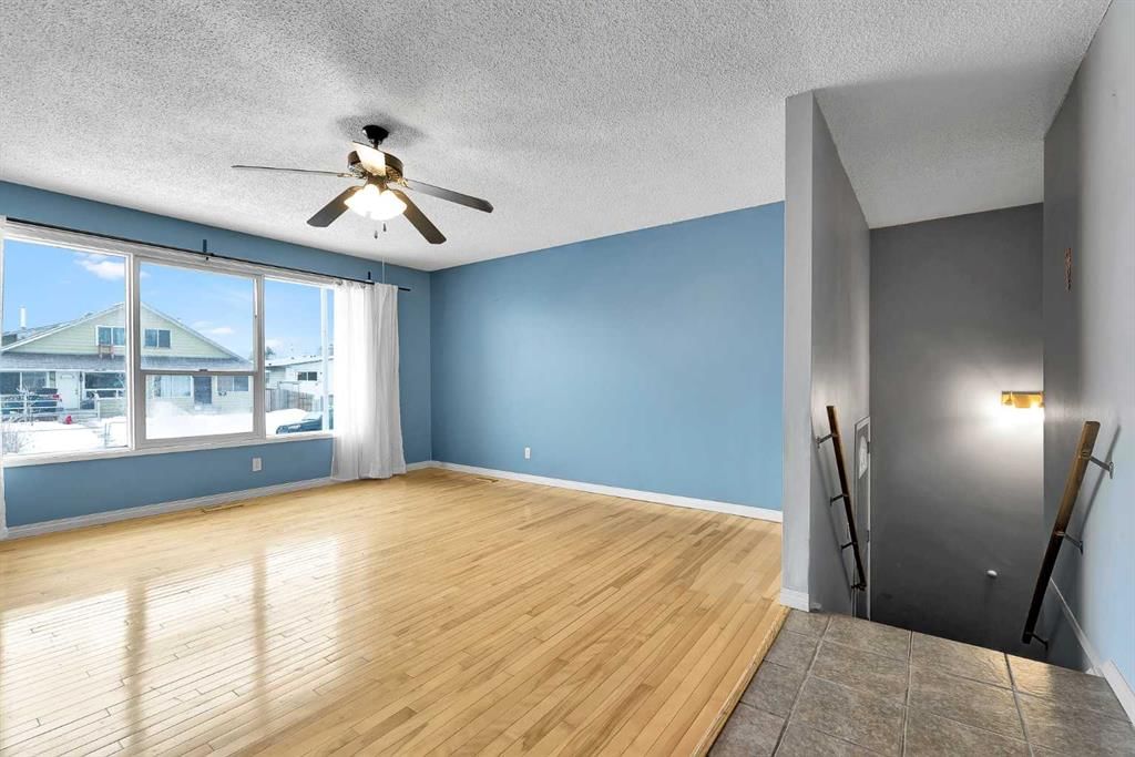 111 Dovertree Place SE, Calgary — photo 4 of 29