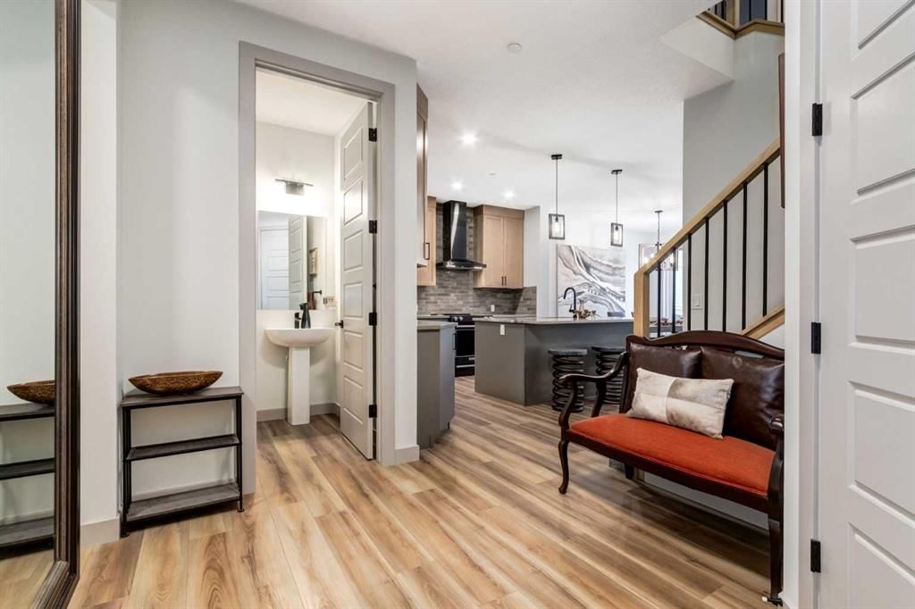 167 Hotchkiss Manor SE, Calgary — photo 4 of 50