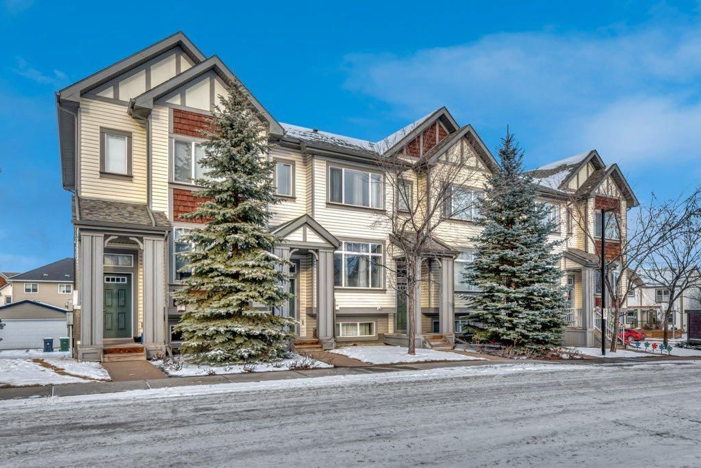 15 Copperpond Close SE, Calgary — photo 3 of 42