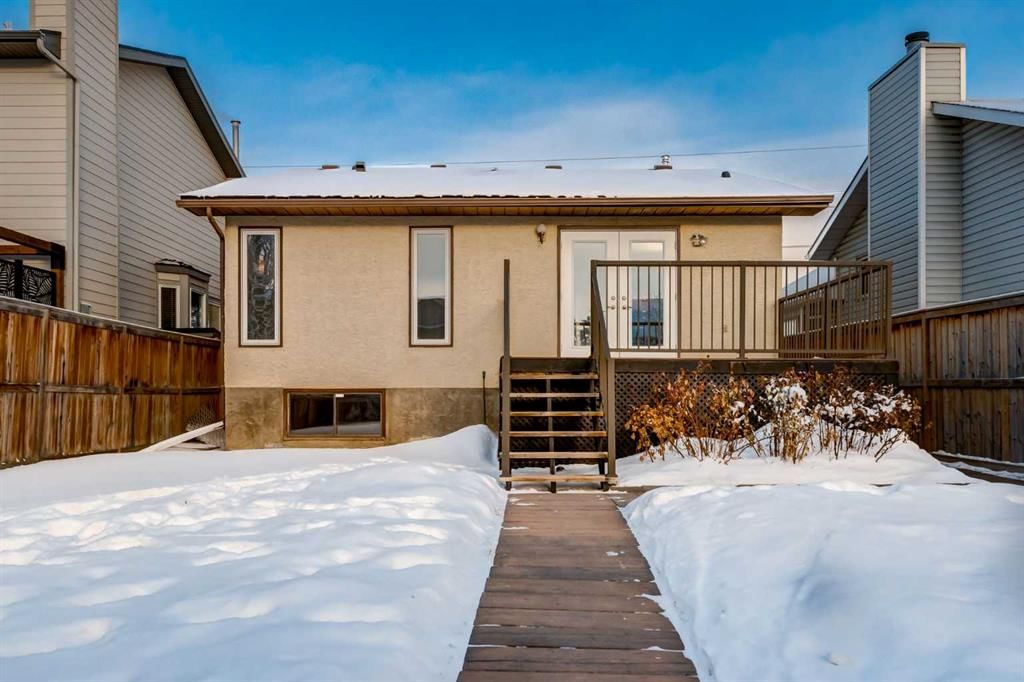 176 Riverbirch Road SE, Calgary — photo 2 of 25