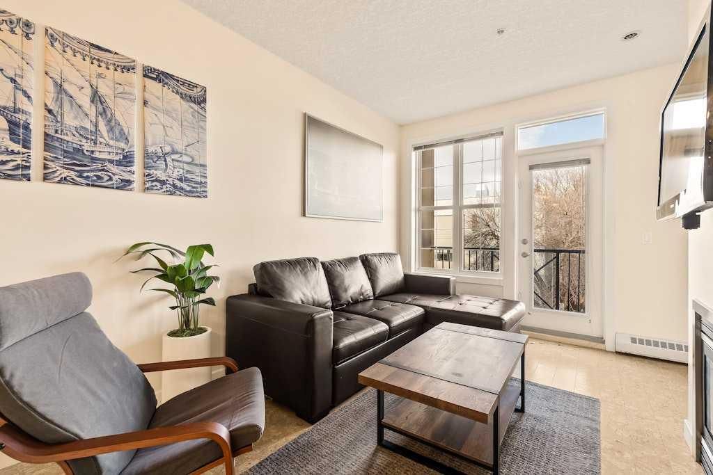 311, 208 Holy Cross Lane SW, Calgary — photo 5 of 17