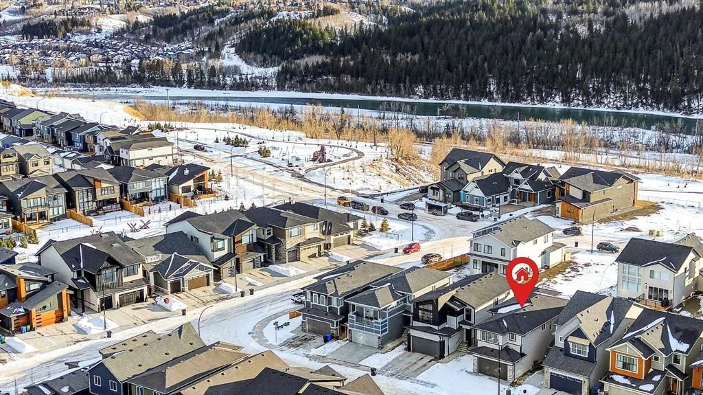 29 Rowmont Common NW, Calgary — photo 4 of 45