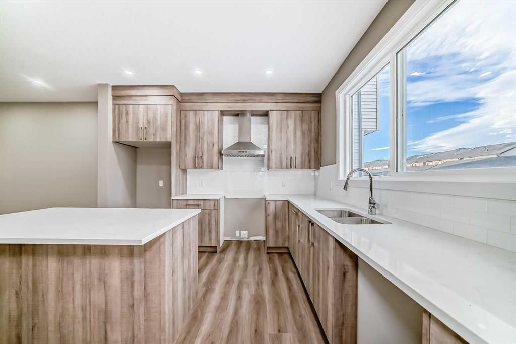 136 Belvedere Park SE, Calgary — photo 3 of 36