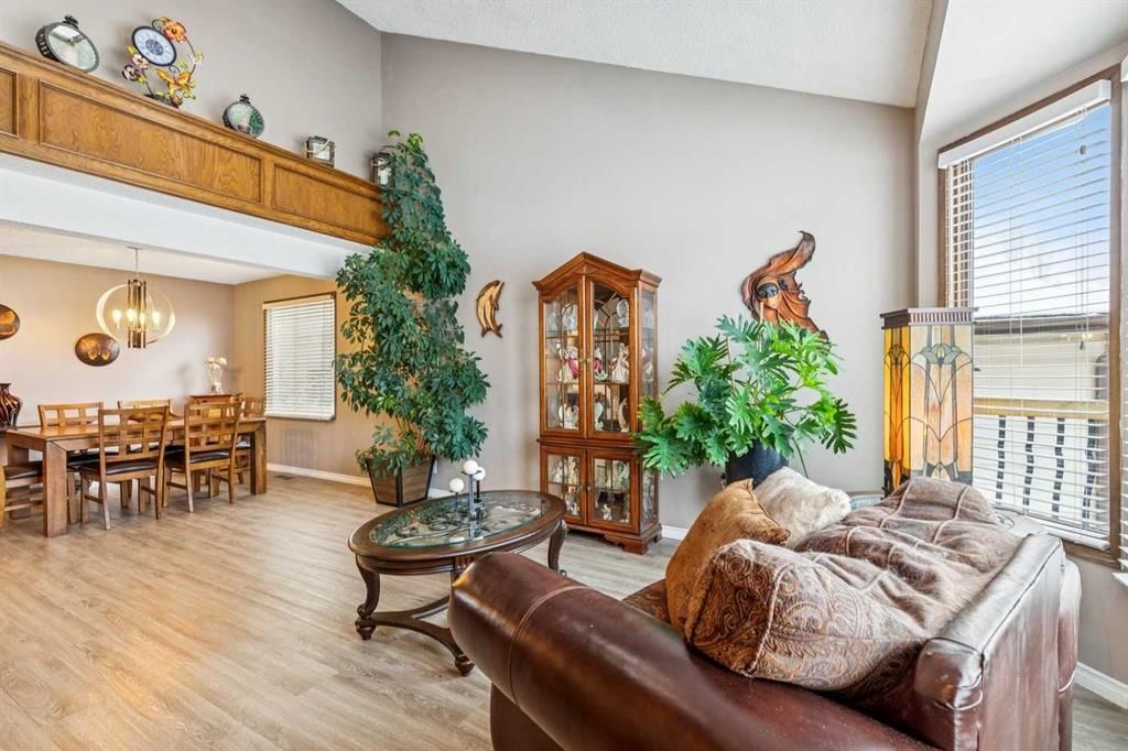 16 Bedwood Rise NE, Calgary — photo 3 of 50