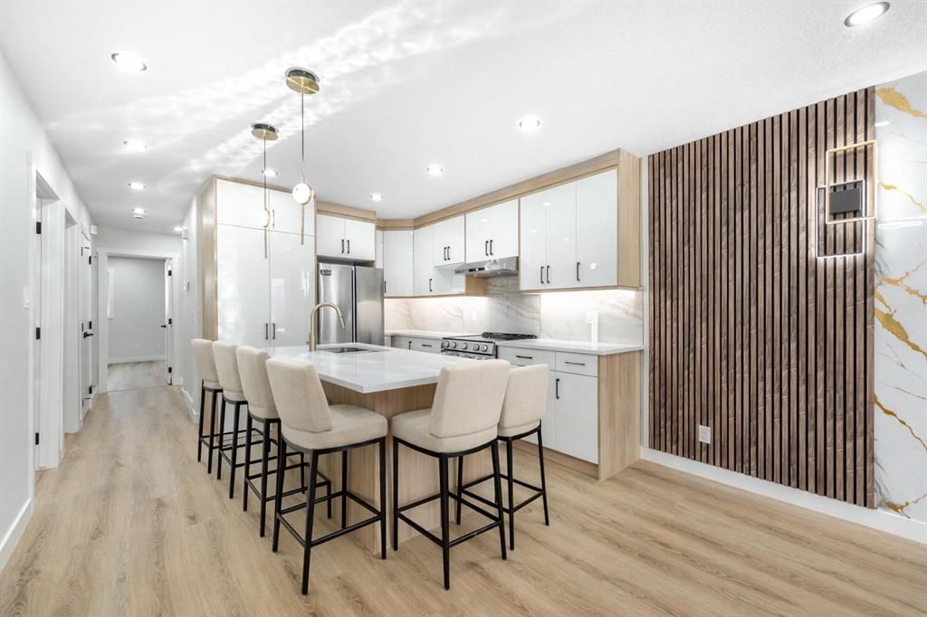 7277 Laguna Way NE, Calgary — photo 3 of 40