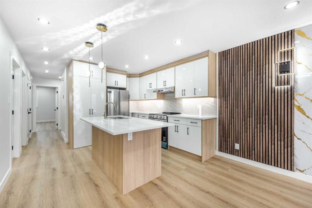 7277 Laguna Way NE, Calgary — photo 4 of 40
