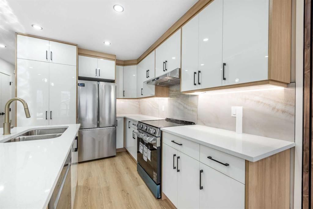 7277 Laguna Way NE, Calgary — photo 5 of 40