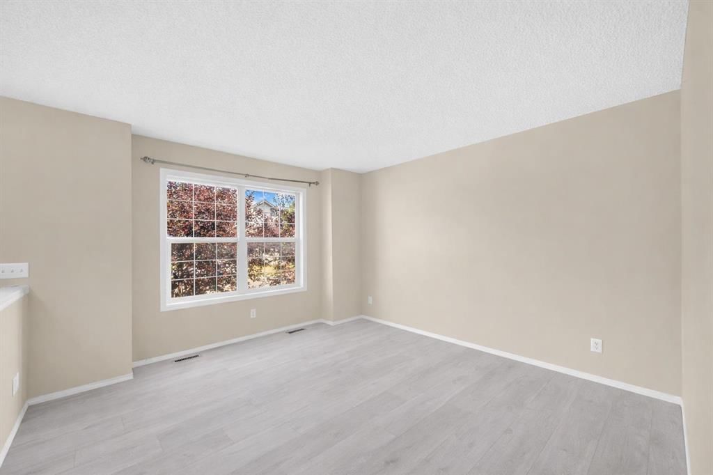 5 Saddlebrook Common NE, Calgary — photo 3 of 22