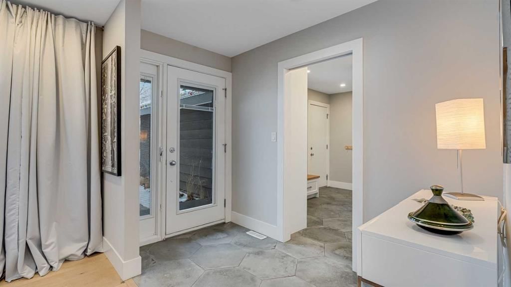 13008 Bonaventure Drive SE, Calgary — photo 3 of 49