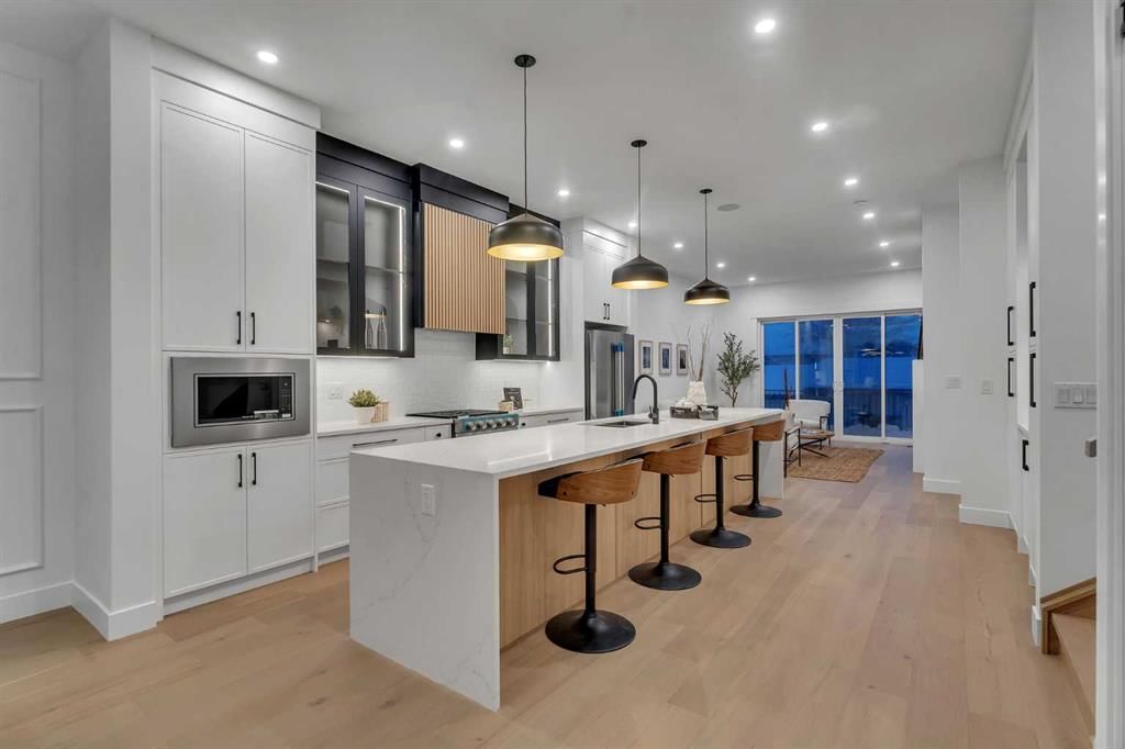 223 29 Avenue NW, Calgary — photo 4 of 45