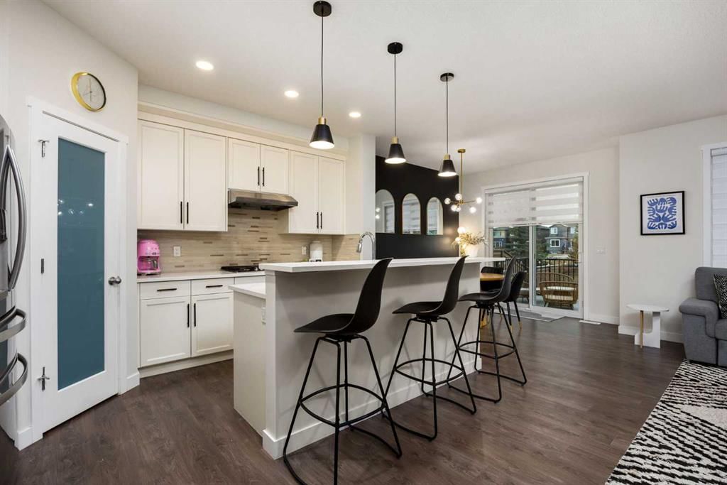 196 Belmont Terrace SW, Calgary — main listing photo