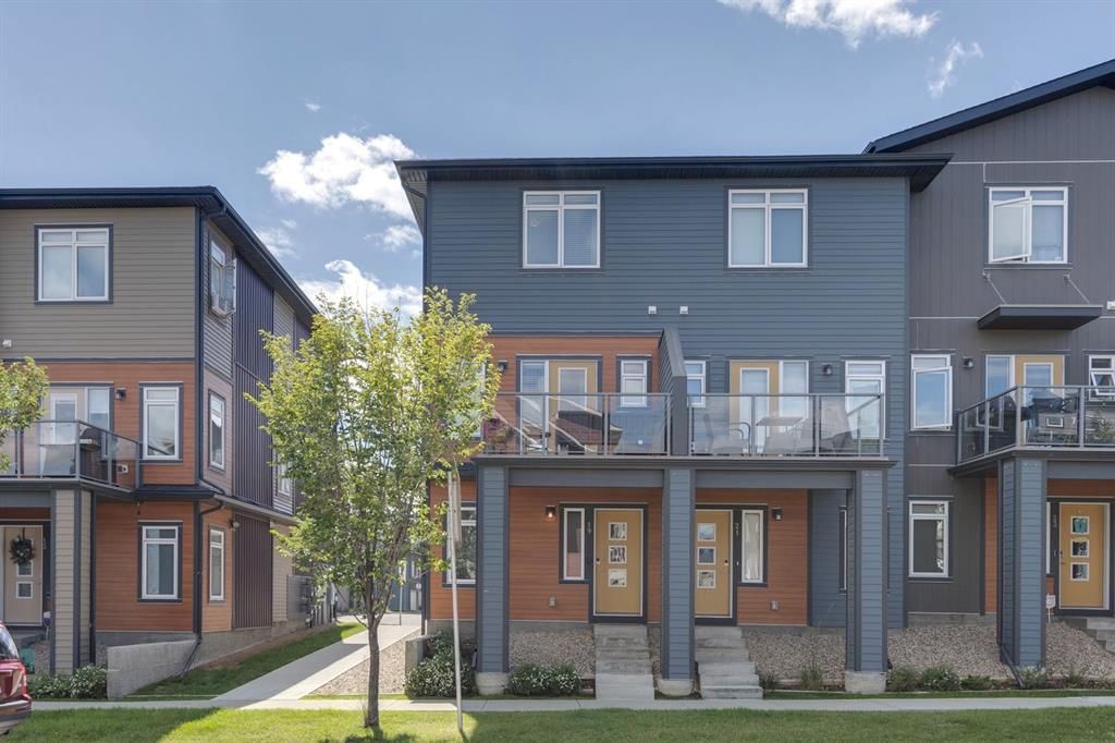 19 Sage Bluff Gate NW, Calgary — main listing photo