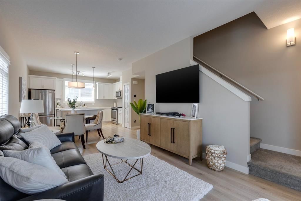 19 Sage Bluff Gate NW, Calgary — photo 3 of 23