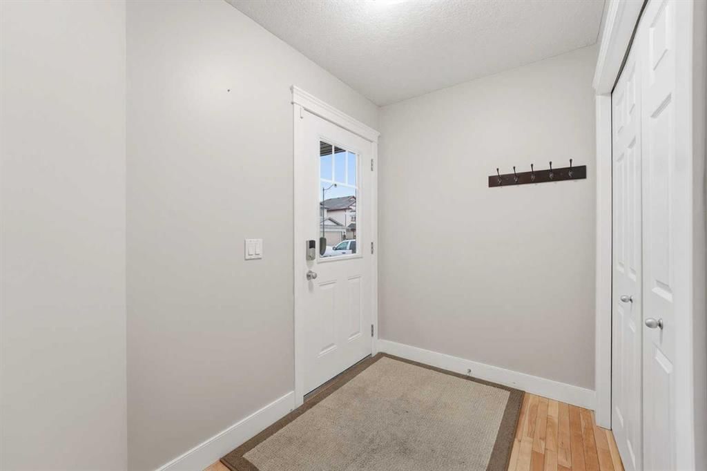 32 Evanscove Heights NW, Calgary — photo 3 of 46