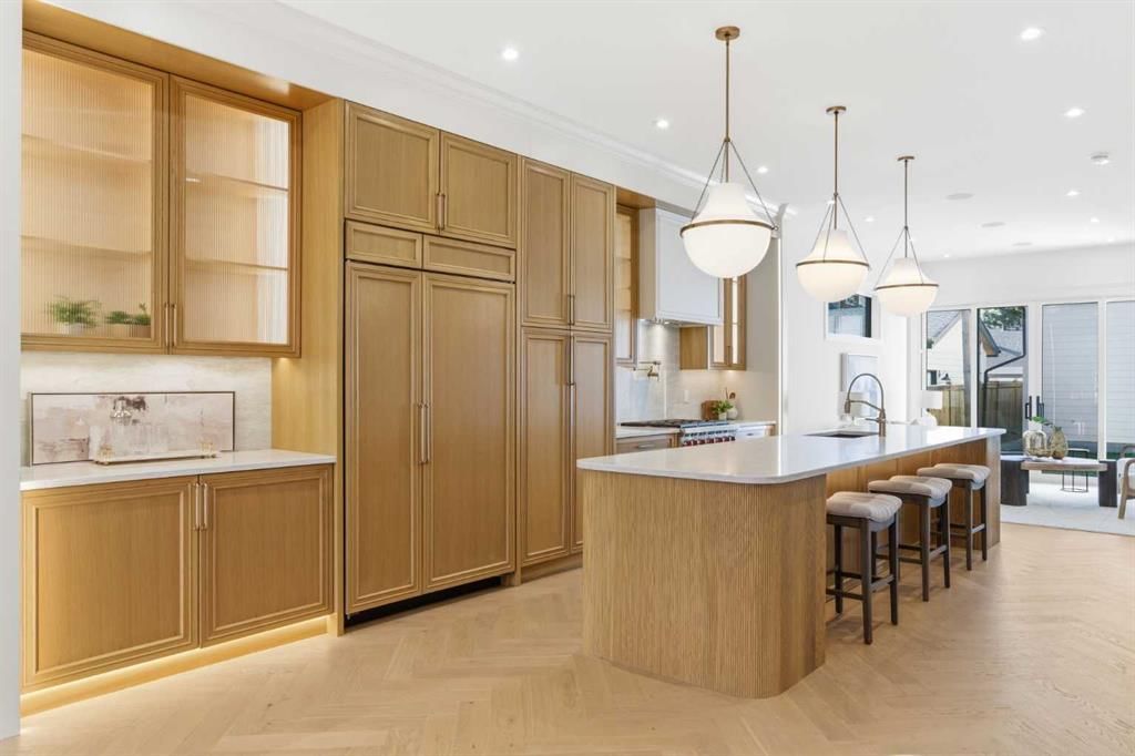 1739 48 Avenue SW, Calgary — photo 3 of 50