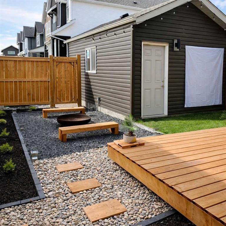 101 Lavender Manor SE, Calgary — photo 2 of 39