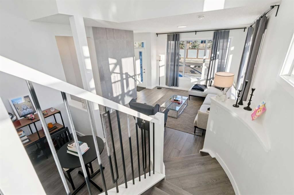 101 Lavender Manor SE, Calgary — photo 3 of 39