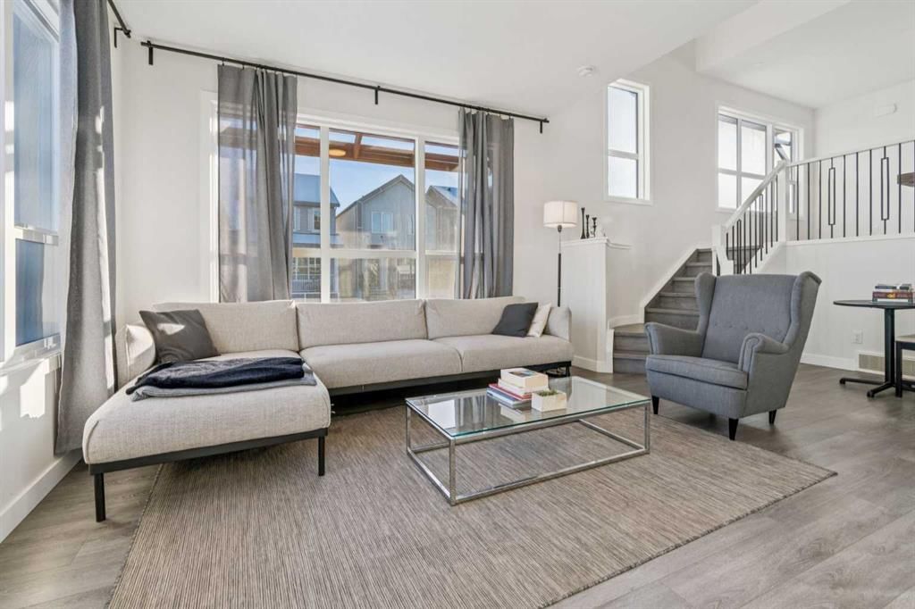 101 Lavender Manor SE, Calgary — photo 5 of 39