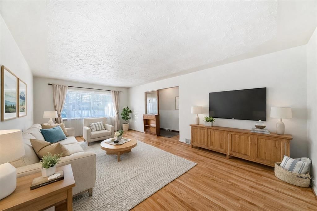 2236 37 Street SW, Calgary — photo 2 of 32