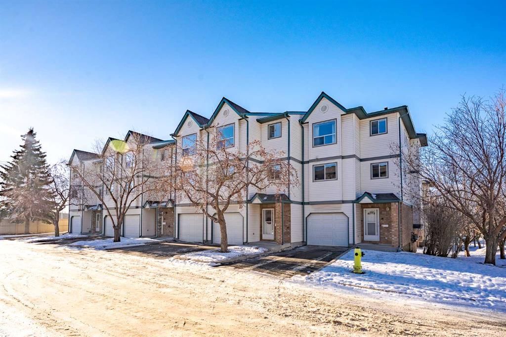 203 Anderson Grove SW, Calgary — photo 4 of 37