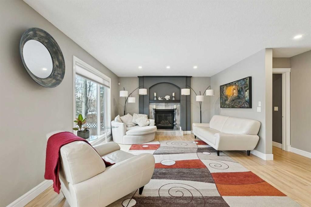 810 Wentworth Place SW, Calgary — photo 5 of 32