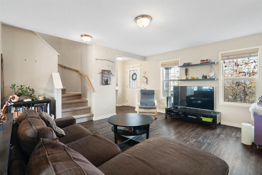 284 Copperfield Heights SE, Calgary — photo 5 of 29