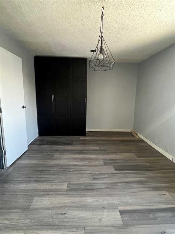 5, 220 Erin Mount Crescent SE, Calgary — photo 5 of 8