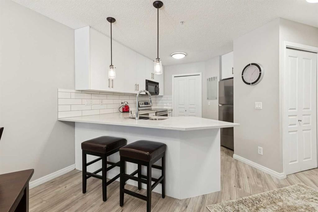 103, 5115 Richard Road SW, Calgary — photo 4 of 27