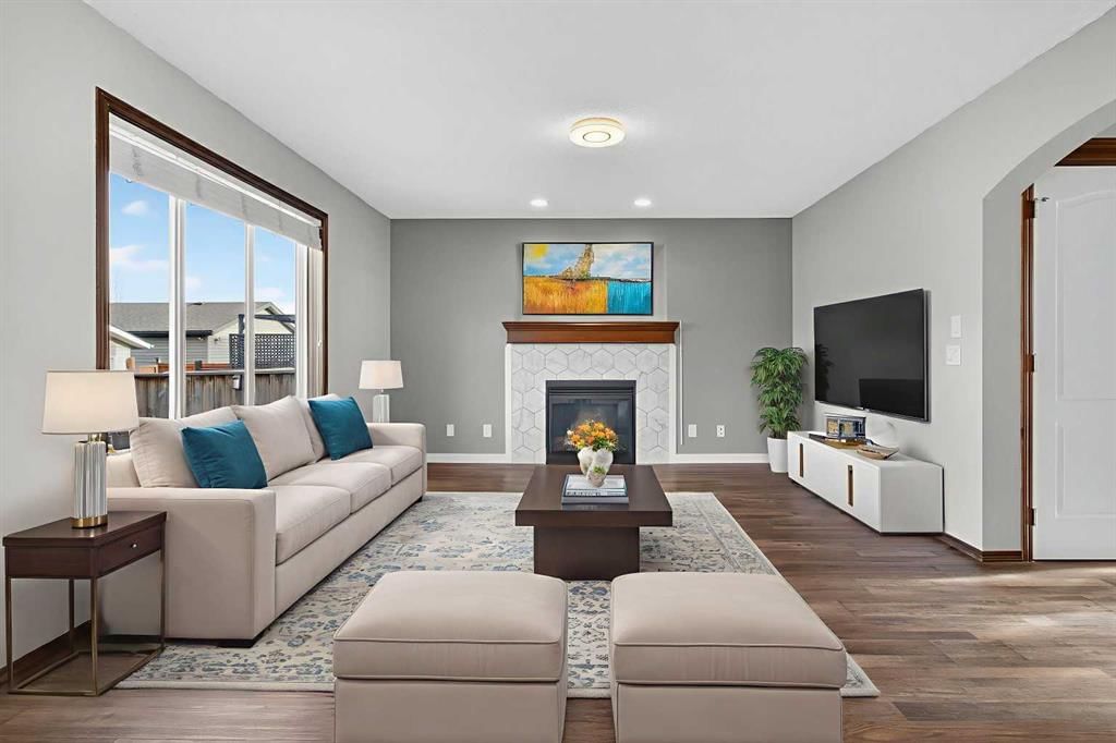 4358 Elgin Avenue SE, Calgary — photo 4 of 31
