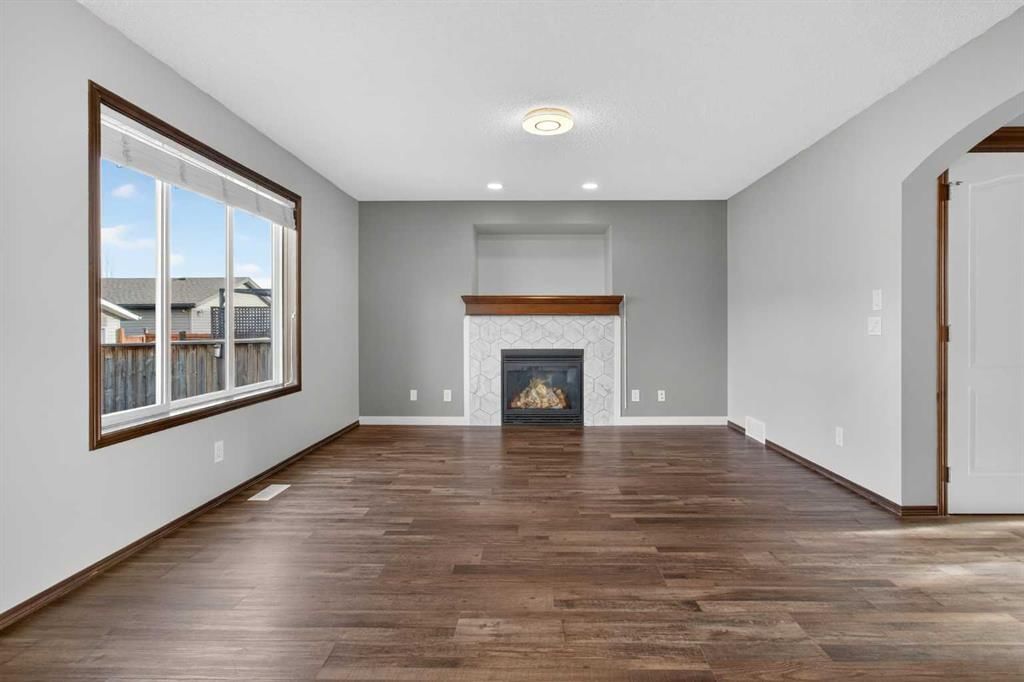 4358 Elgin Avenue SE, Calgary — photo 5 of 31
