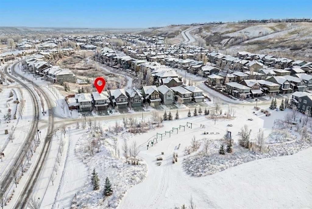 10 Cranbrook Hill SE, Calgary — main listing photo