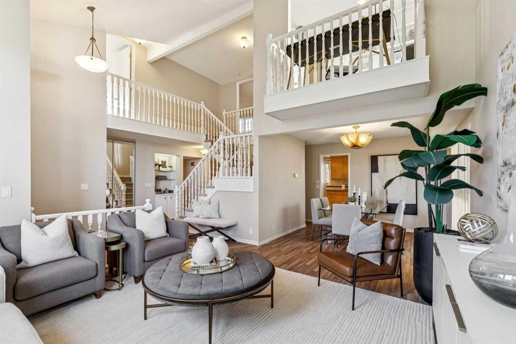 3335 OAKWOOD Drive SW, Calgary — photo 5 of 48