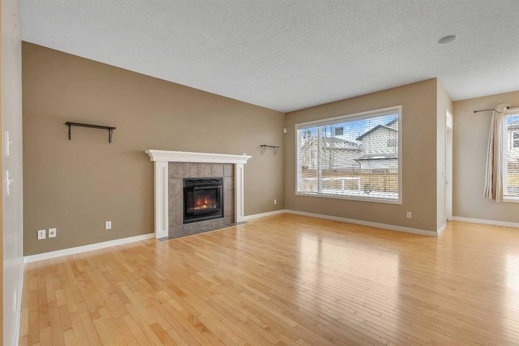 119 Valley Stream Circle NW, Calgary — photo 5 of 45