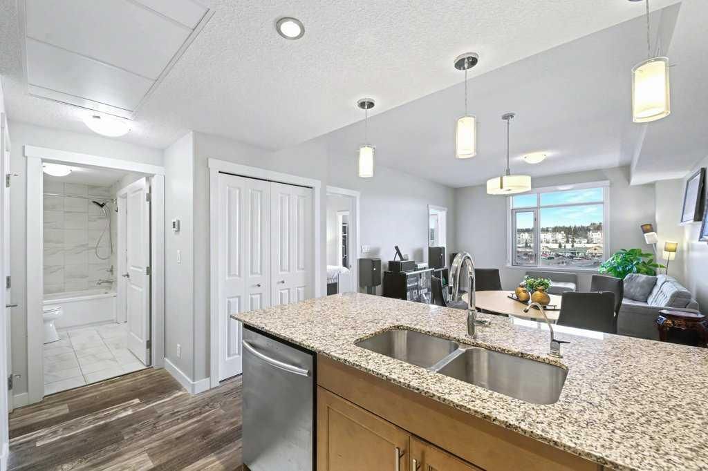 807, 32 Varsity Estates Circle NW, Calgary — photo 5 of 32
