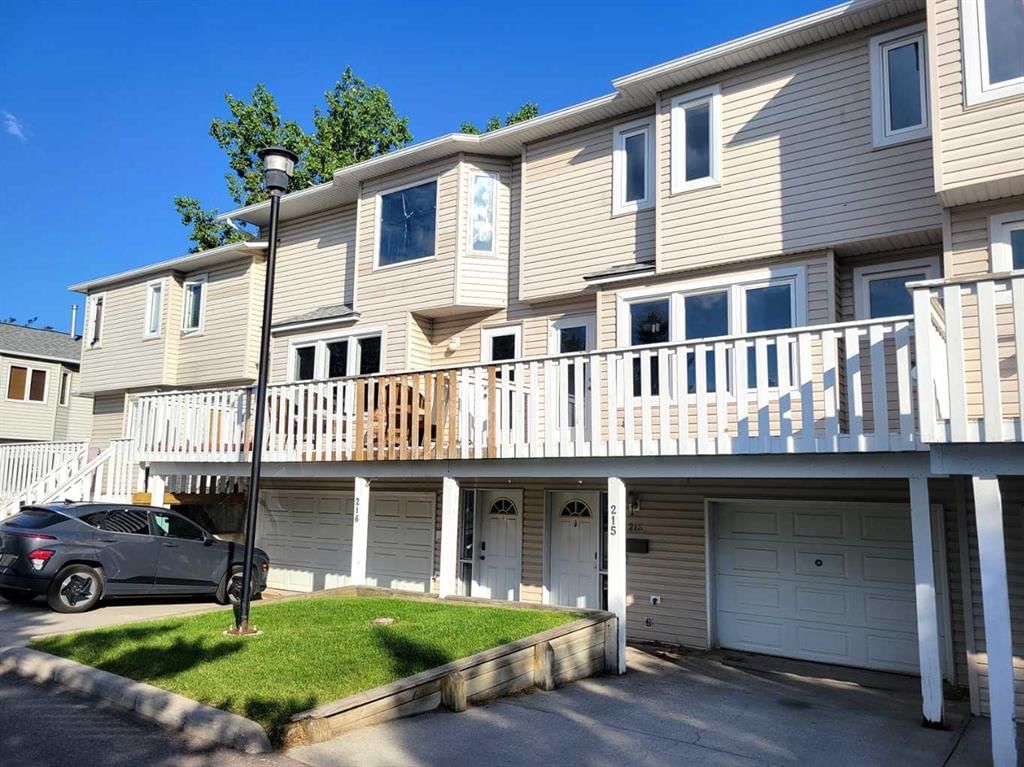 215 Killarney Glen Court SW, Calgary — main listing photo