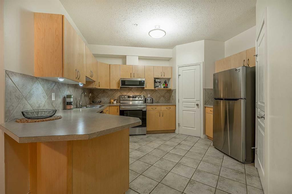 202, 138 18 Avenue SE, Calgary — photo 4 of 47