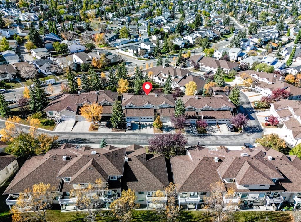 19, 200 Sandstone Drive NW, Calgary — main listing photo