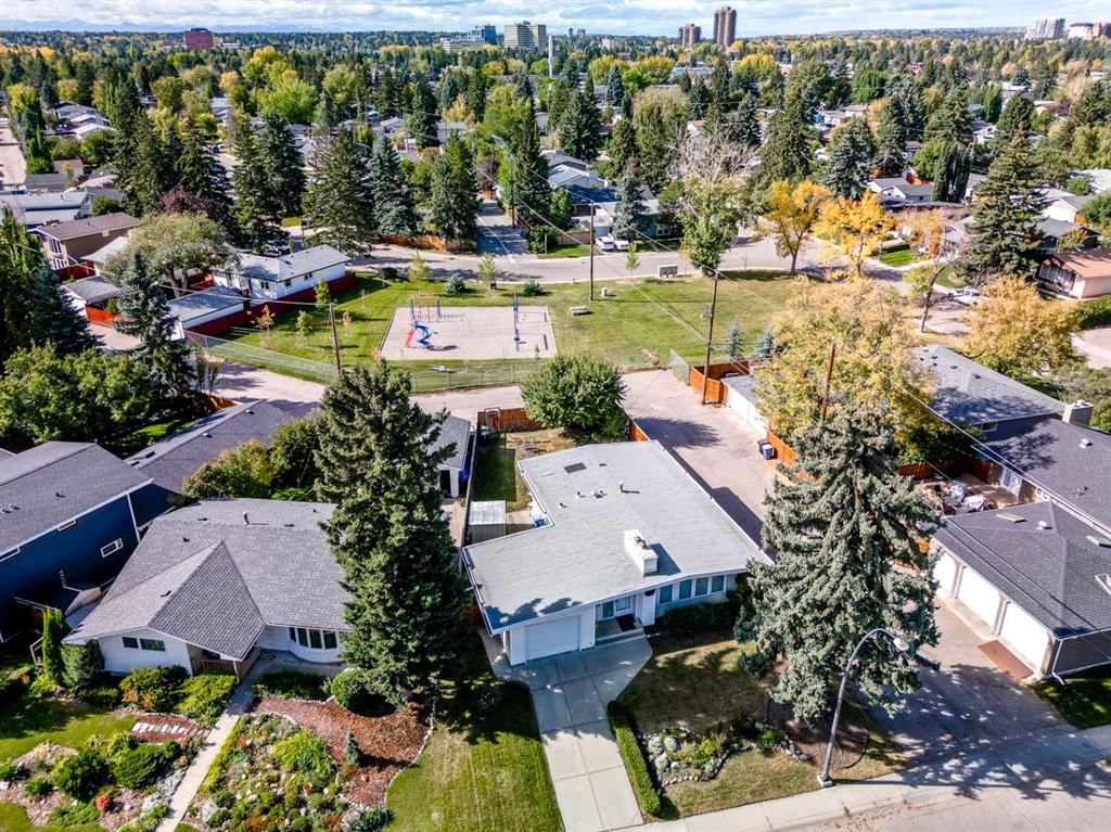10211 5 Street SE, Calgary — photo 3 of 44