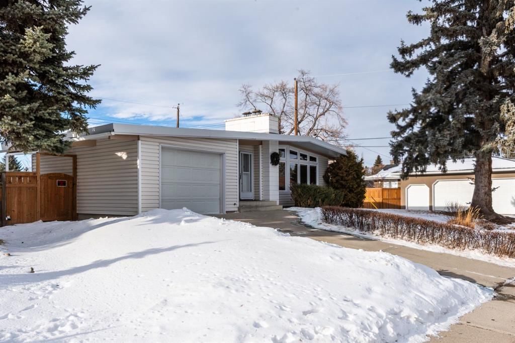 10211 5 Street SE, Calgary — photo 4 of 44