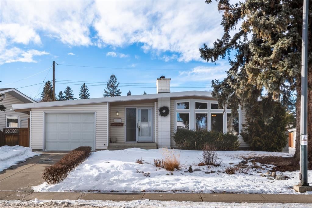 10211 5 Street SE, Calgary — photo 5 of 44