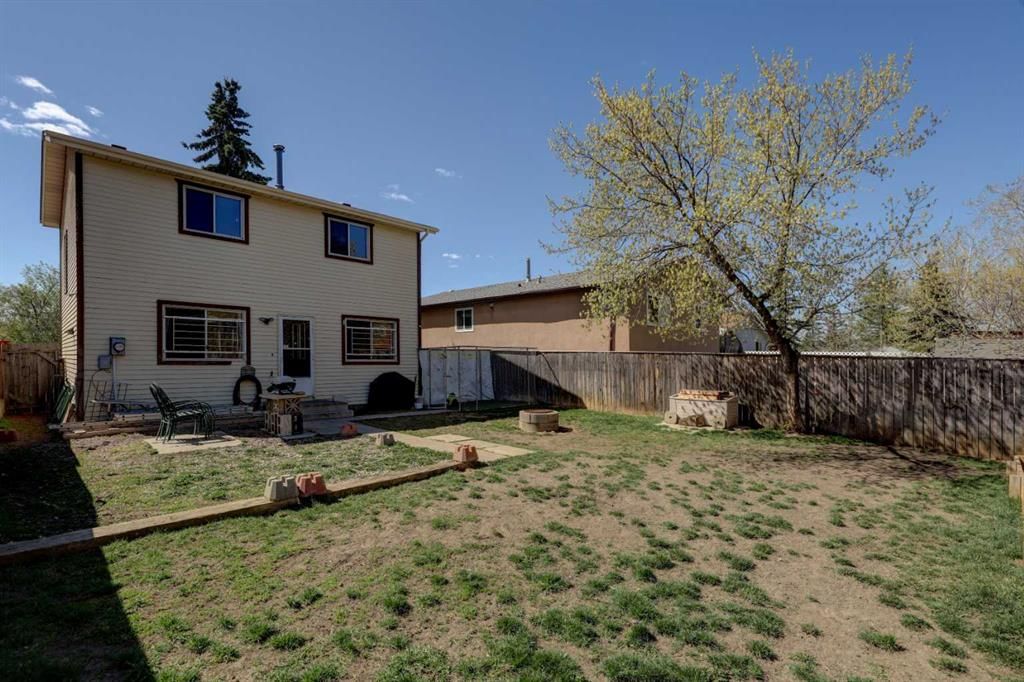 74 Aberdare Way NE, Calgary — photo 3 of 33