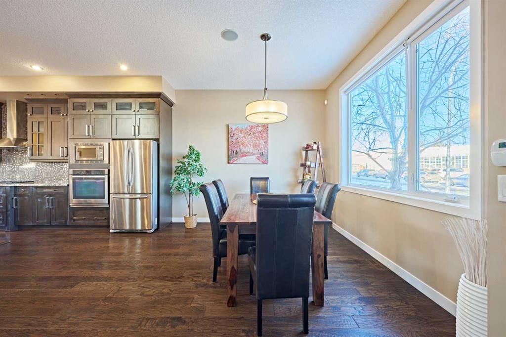 2817 23A Street NW, Calgary — photo 5 of 49