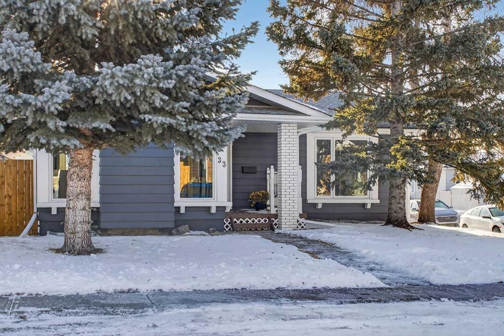 33 Sunhurst Crescent SE, Calgary — main listing photo