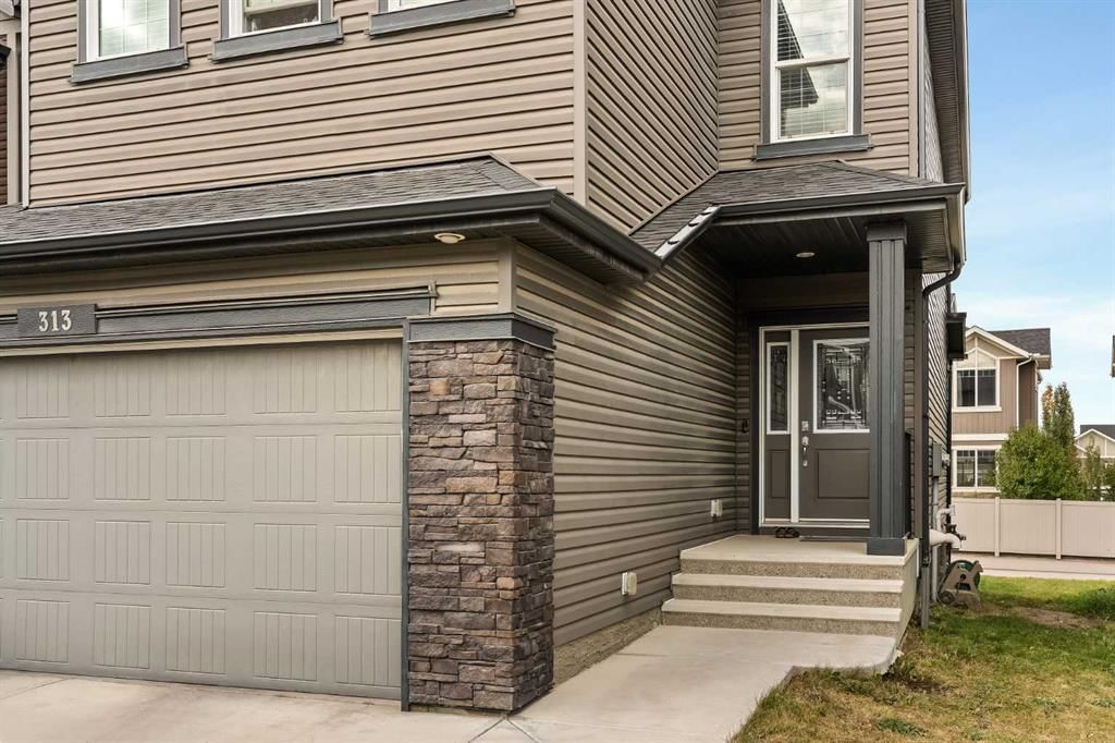 313 Evansglen Drive NW, Calgary — photo 3 of 38