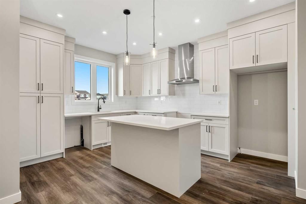 487 Hotchkiss Manor SE, Calgary — main listing photo