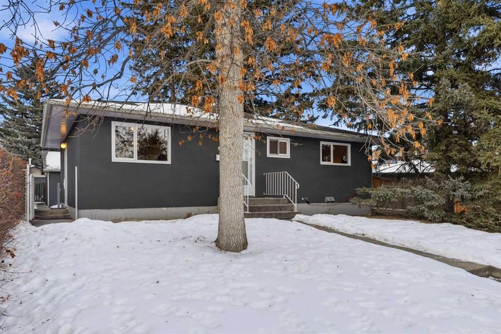 67 Woodlark Drive SW, Calgary — photo 2 of 39