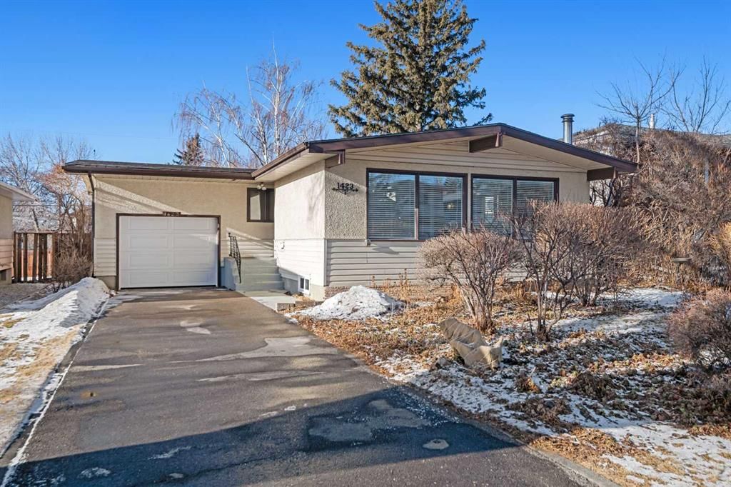 1423 18A Street NE, Calgary — main listing photo